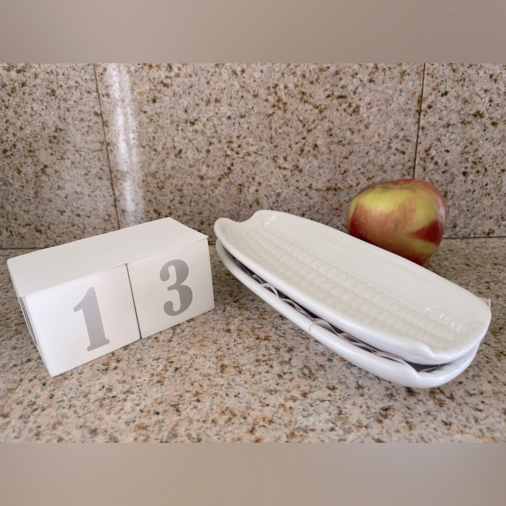 CORN PLATES SET OF 2
